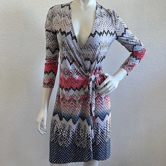 BCBGMaxAzria Size XXS Adele Diamond Patterned Wrap Mini Dress - Picture 3 of 9
